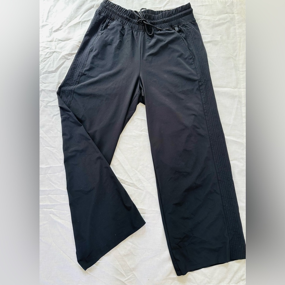 Athleta Avenue Wide Leg Crop Athletic Trousers Tall